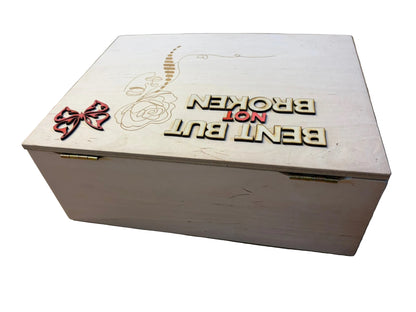 Aufbewahrungsbox - Bent but not broken